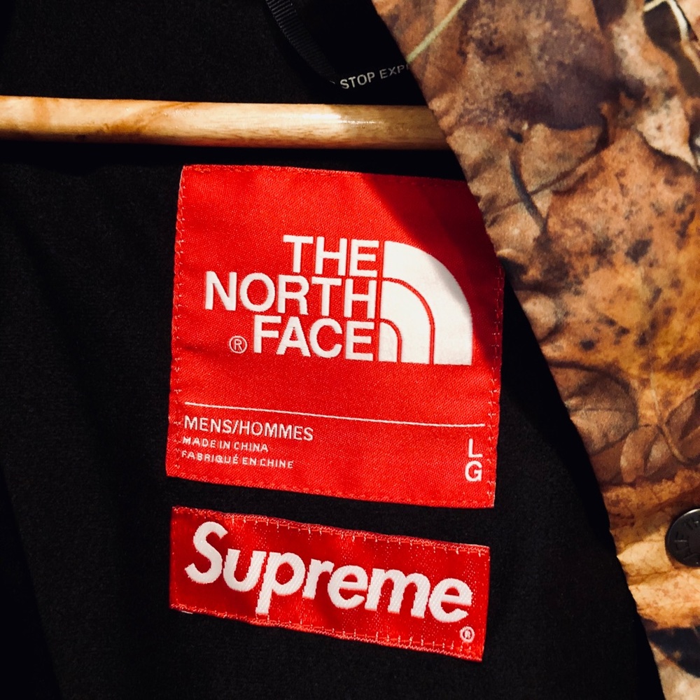 The North Face x Supreme Mountain Light Jacket - Picture 4 of 8